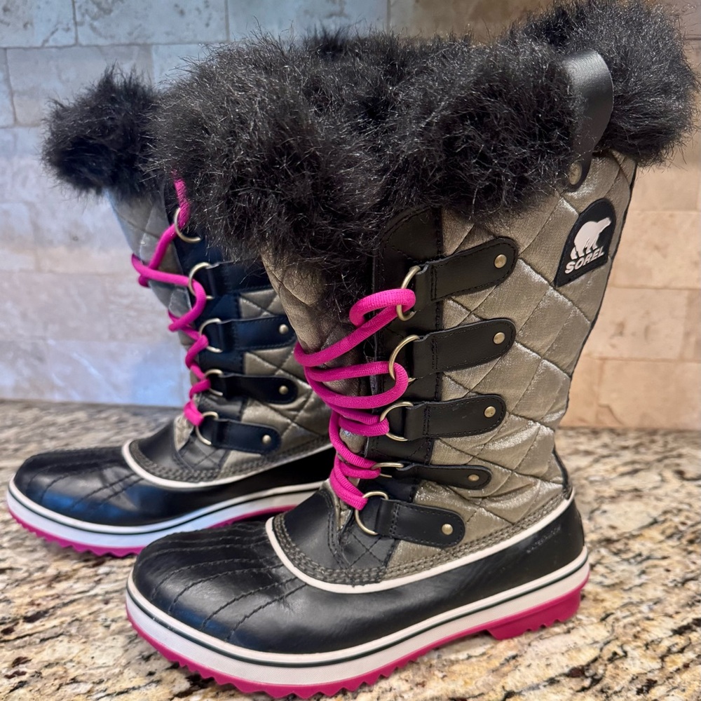 Sorel Tofino II Waterproof Winter Boots, Black & Grey with Pink Accents – Size 9